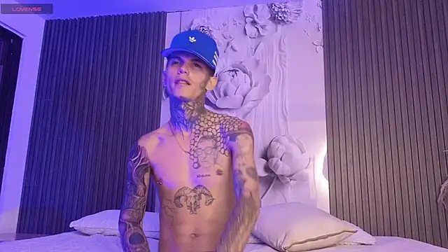 Snapshot of Paulo_527 chatting on March 2026 07:14:02 AM Paulo 527 online show from March 2026 07:14:02 AM