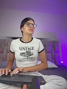 ZafiraNavarro online show from May 2026 07:19:02 PM