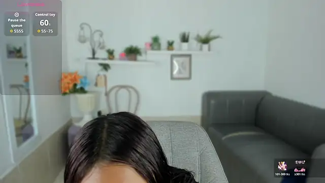 Snapshot of molly_littlee chatting on December 2025 05:40:02 PM molly littlee online show from December 2025 05:40:02 PM