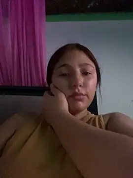 Snapshot of Emily_milk_1 chatting on February 2026 04:31:01 AM Emily milk 1 online show from February 2026 04:31:01 AM