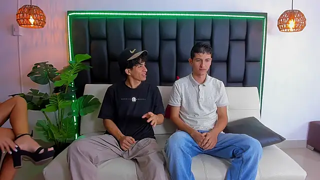 Snapshot of Crazy_porkys chatting on December 2025 07:41:02 PM Crazy porkys online show from December 2025 07:41:02 PM