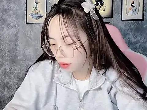 Aria5999 online show from December 2025 07:40:02 PM