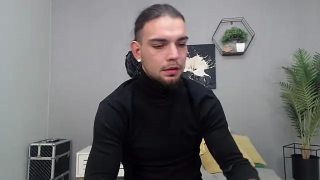 Snapshot of KaneHunter chatting on December 2025 10:08:02 PM KaneHunter online show from December 2025 10:08:02 PM