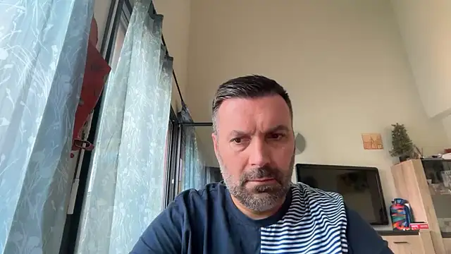 Snapshot of coolsmith81 chatting on June 2026 08:40:02 AM coolsmith81 online show from June 2026 08:40:02 AM