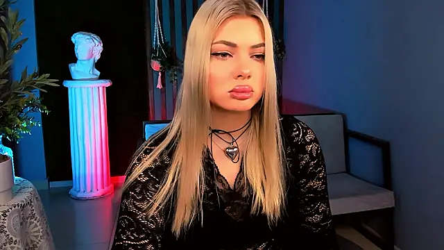 HyileyClark online show from February 2026 09:13:02 AM