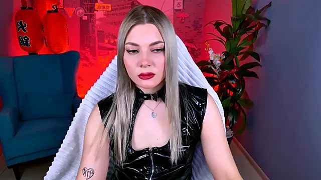 HyileyClark online show from June 2026 05:22:01 AM