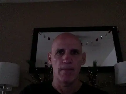 Snapshot of Elosoo chatting on December 2025 12:58:02 PM Elosoo online show from December 2025 12:58:02 PM