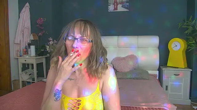 Cougar Milff online show from May 2026 04:12:01 PM