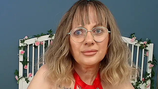 Cougar Milff online show from June 2026 08:15:02 PM
