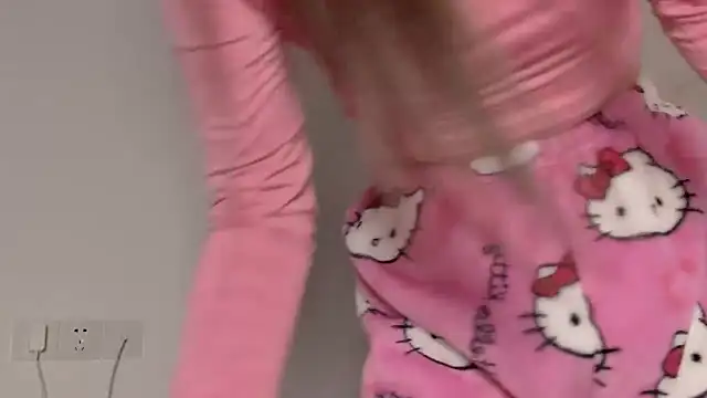 Snapshot of wanou33669 chatting on January 2026 05:27:02 PM wanou33669 online show from January 2026 05:27:02 PM