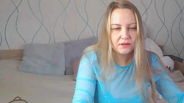 Snapshot of KissKsy chatting on December 2025 06:18:01 AM KissKsy online show from December 2025 06:18:01 AM