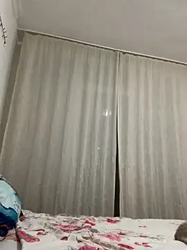 Snapshot of Zeynep-20 chatting on February 2026 06:12:02 PM Zeynep-20 online show from February 2026 06:12:02 PM