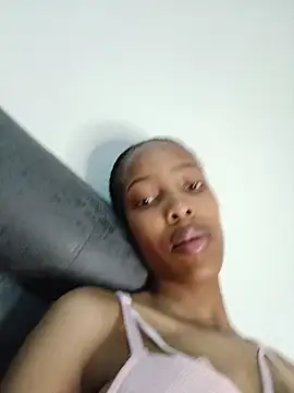 Snapshot of MsParisSmith chatting on December 2025 06:34:02 PM MsParisSmith online show from December 2025 06:34:02 PM