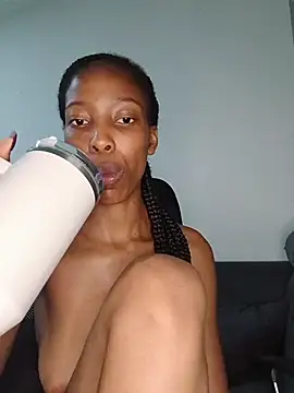 Snapshot of MsParisSmith chatting on February 2026 07:51:01 AM MsParisSmith online show from February 2026 07:51:01 AM