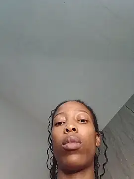 Snapshot of MsParisSmith chatting on March 2026 07:18:02 PM MsParisSmith online show from March 2026 07:18:02 PM