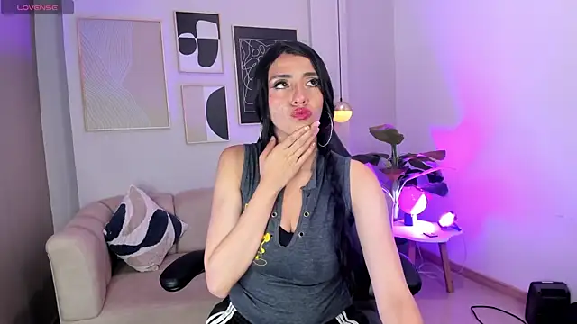 Snapshot of Miha_Sophia_ chatting on December 2025 04:29:02 AM Miha Sophia online show from December 2025 04:29:02 AM