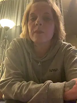 Snapshot of Tiffy90 chatting on December 2025 09:31:02 PM Tiffy90 online show from December 2025 09:31:02 PM