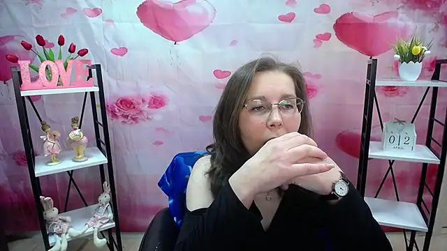Snapshot of DaisyEdit chatting on May 2026 05:45:01 AM DaisyEdit online show from May 2026 05:45:01 AM
