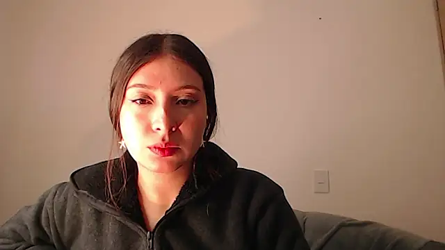 Snapshot of -Ivonny- chatting on December 2025 11:00:02 PM -Ivonny- online show from December 2025 11:00:02 PM