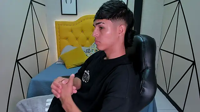 Ethan Jamees online show from February 2026 08:12:02 PM