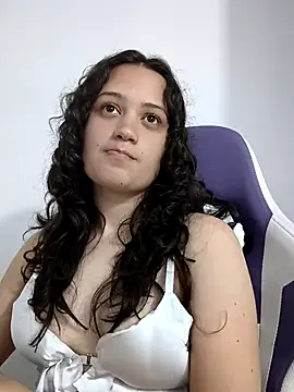 Snapshot of Alana_444 chatting on February 2026 07:51:01 AM Alana 444 online show from February 2026 07:51:01 AM