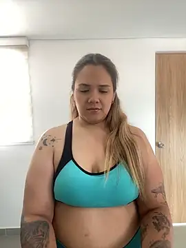 LoreinnFox online show from April 2026 09:06:01 PM