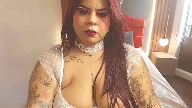 LoveQinn online show from February 2026 08:03:02 PM