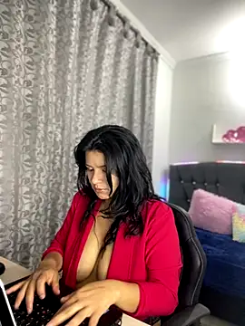 Snapshot of CATHA_EF chatting on December 2025 07:33:02 PM CATHA EF online show from December 2025 07:33:02 PM