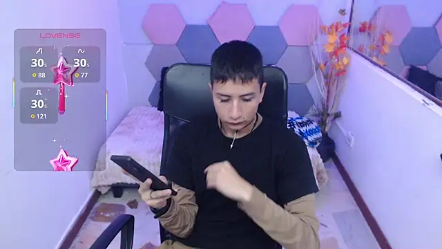 Snapshot of AngelRonson_ chatting on December 2025 04:11:02 AM AngelRonson online show from December 2025 04:11:02 AM