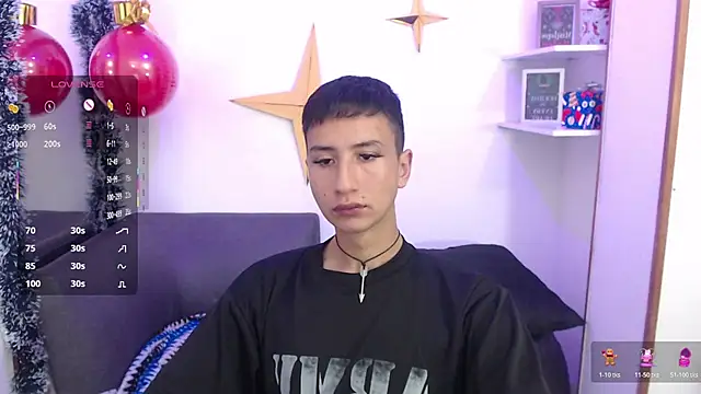 Snapshot of AngelRonson_ chatting on December 2025 04:28:02 AM AngelRonson online show from December 2025 04:28:02 AM