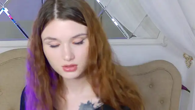 Snapshot of CrystalBrooks chatting on November 2025 04:55:01 PM CrystalBrooks online show from November 2025 04:55:01 PM