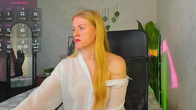 Snapshot of Alicia_Hars chatting on June 2026 12:00:02 AM Alicia Hars online show from June 2026 12:00:02 AM