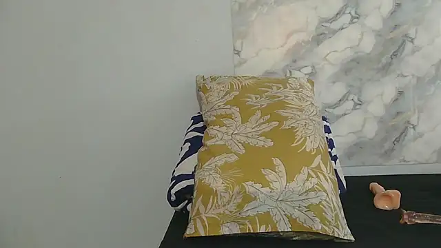 Snapshot of SexyZuluBarbie chatting on June 2026 10:39:01 AM SexyZuluBarbie online show from June 2026 10:39:01 AM