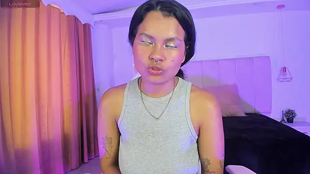 CloeEvans0 online show from December 2025 07:55:01 PM