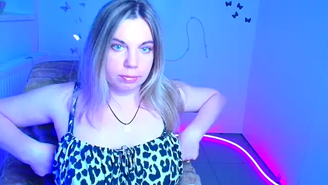 Amanda Swannn online show from May 2026 11:59:01 AM