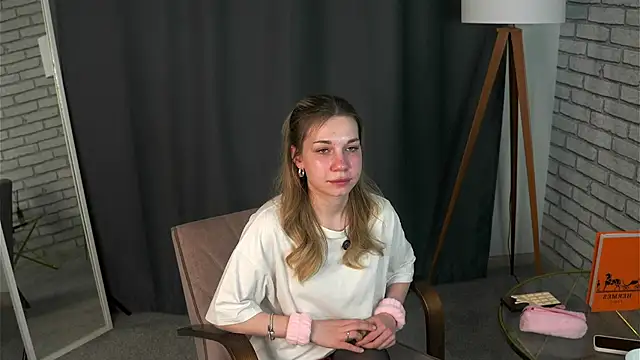 Snapshot of KiaOdonnel chatting on December 2025 07:01:02 AM KiaOdonnel online show from December 2025 07:01:02 AM