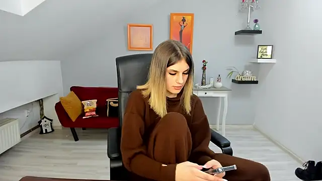 Snapshot of SarahOwenn chatting on December 2025 08:15:02 PM SarahOwenn online show from December 2025 08:15:02 PM