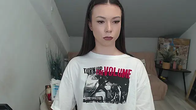 Snapshot of MayaWill chatting on December 2025 08:15:02 PM MayaWill online show from December 2025 08:15:02 PM