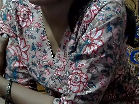 Snapshot of Hot_Princess2000 chatting on December 2025 08:34:01 AM Hot Princess2000 online show from December 2025 08:34:01 AM