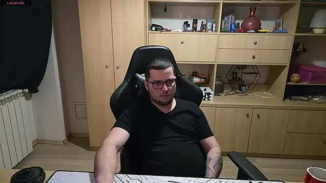 kevinnlovelly online show from March 2026 07:52:01 PM