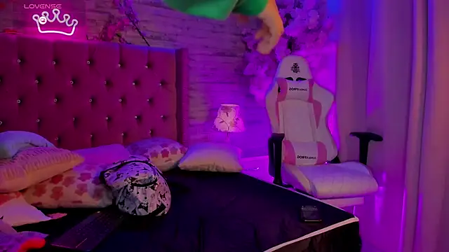 MoliBunny online show from April 2026 08:28:02 AM