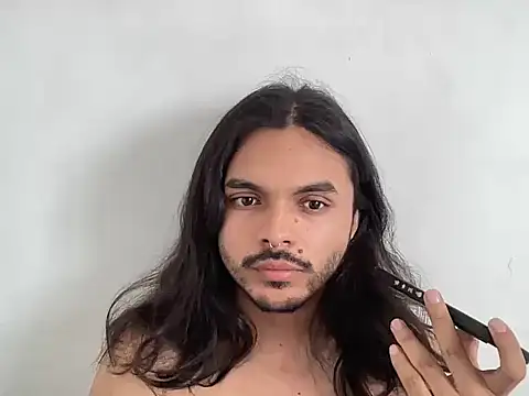 Snapshot of Lukathin chatting on November 2025 05:38:01 PM Lukathin online show from November 2025 05:38:01 PM