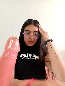 Snapshot of Violett__Rose chatting on December 2025 03:06:01 PM Violett Rose online show from December 2025 03:06:01 PM