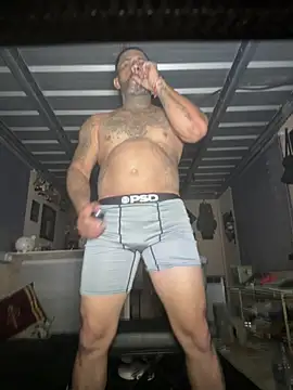 PabloGuzman11 online show from June 2026 05:45:01 AM