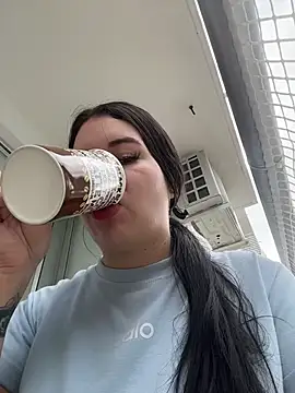 Snapshot of angely_ross1 chatting on January 2026 02:43:02 PM angely ross1 online show from January 2026 02:43:02 PM