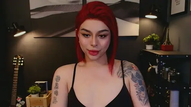 Snapshot of Kim_Kaye chatting on November 2025 06:11:02 PM Kim Kaye online show from November 2025 06:11:02 PM