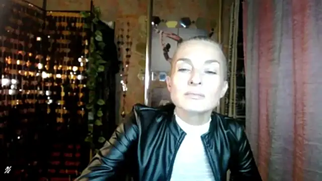 Soniakiss online show from July 2026 06:20:01 PM