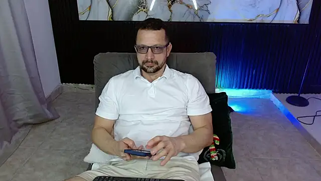 Snapshot of robert_poison1 chatting on December 2025 06:26:01 PM robert poison1 online show from December 2025 06:26:01 PM