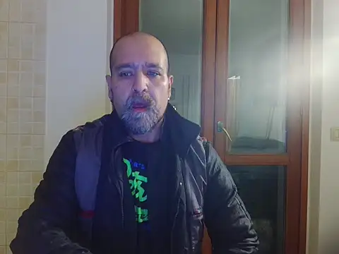 Snapshot of AMIRDIB2025 chatting on March 2026 11:06:01 PM AMIRDIB2025 online show from March 2026 11:06:01 PM