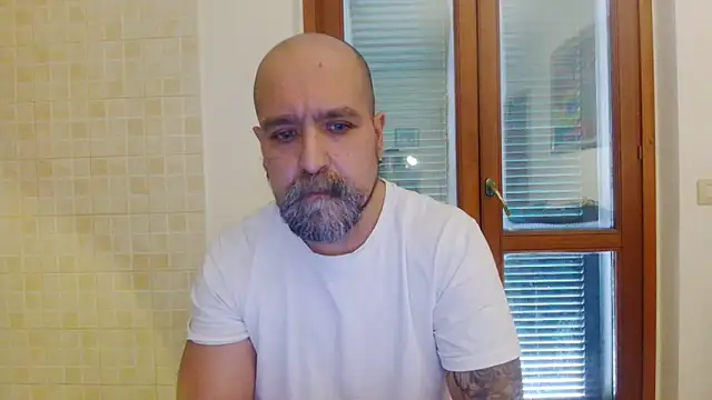 Snapshot of AMIRDIB2025 chatting on April 2026 05:06:01 PM AMIRDIB2025 online show from April 2026 05:06:01 PM